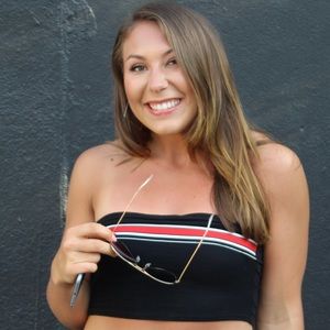 Meet your Posher, Adria